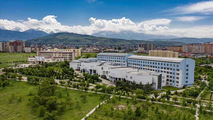 Kırgızistan türkiye Manas Üniversitesinin 20. yılına ilişkin görüşler